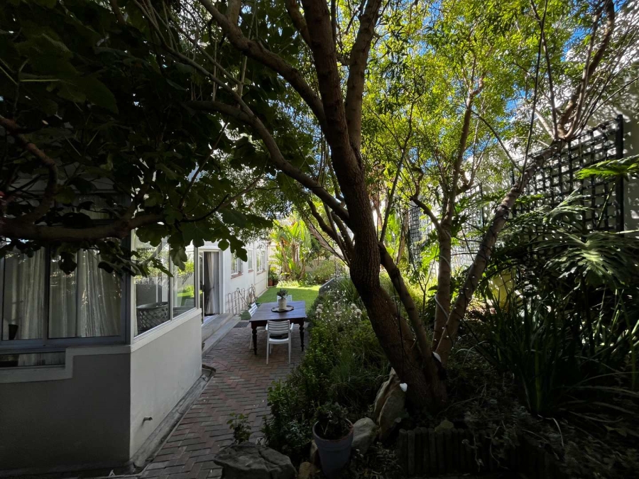 To Let 1 Bedroom Property for Rent in Sea Point Western Cape